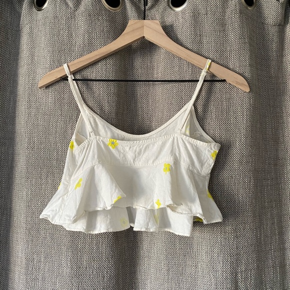 Urban Outfitters Daisy Ruffle Crop Top - Picture 2 of 5